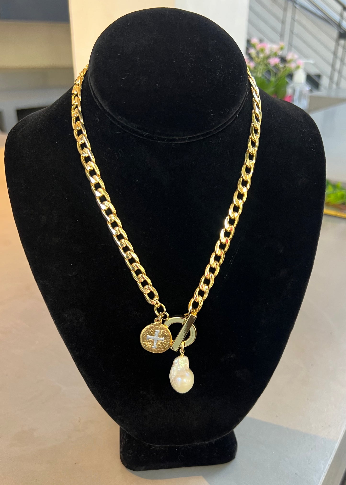 Golden Current Necklace